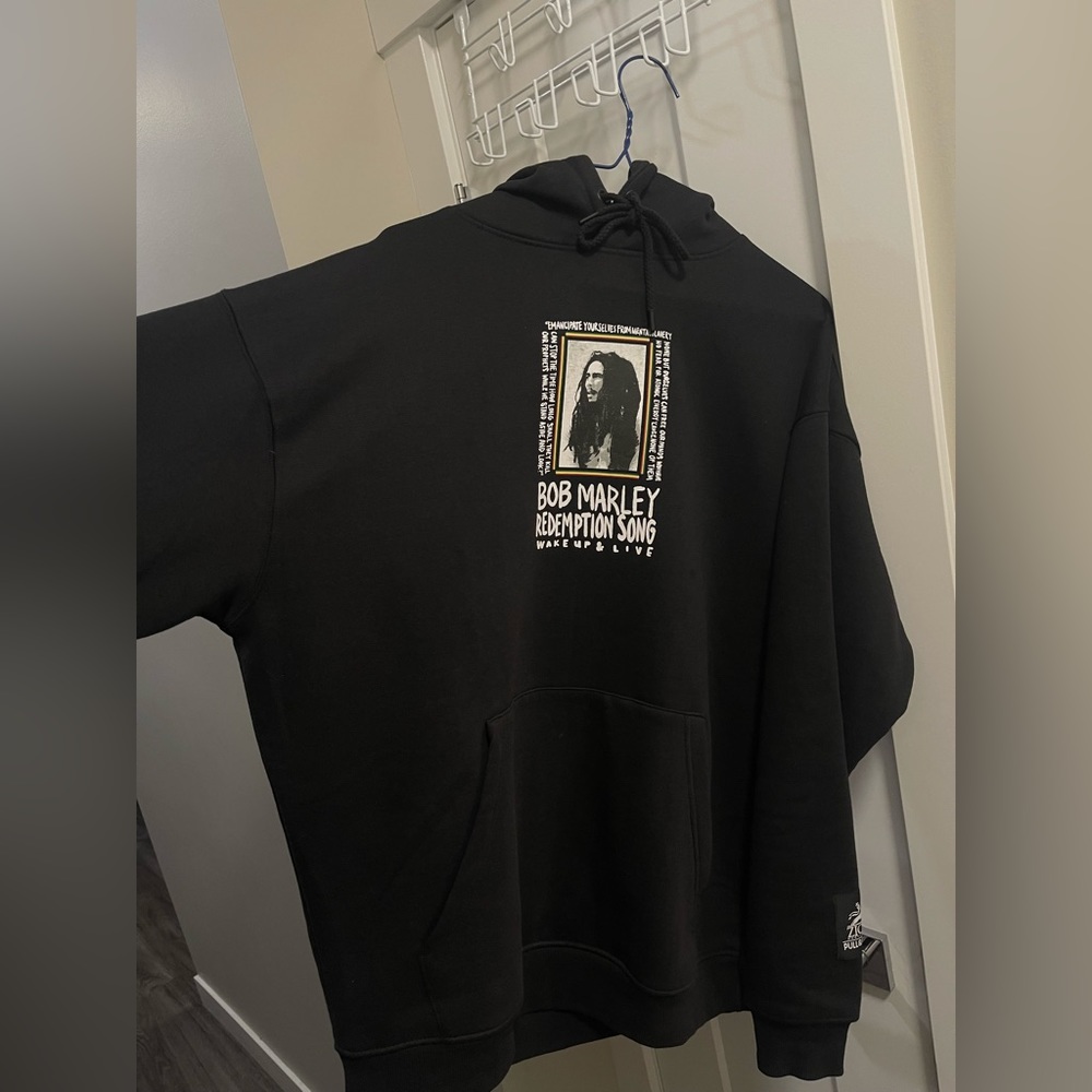 Brand: Pull and Bear ; Size: L ; color (black)